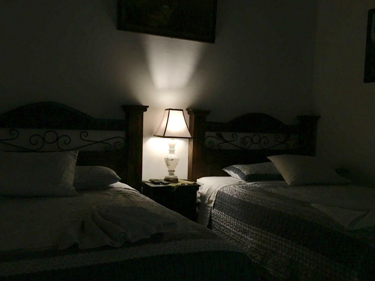 Dionisio Inn Antigua Екстериор снимка
